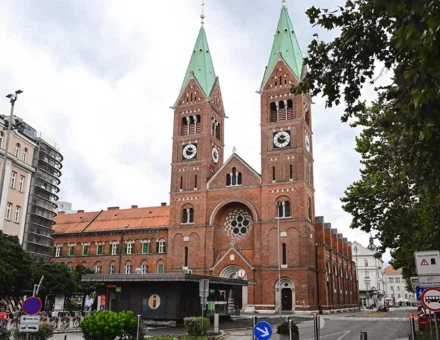 Frančiškanska cerkev (Bazilika Matere Usmiljenja)