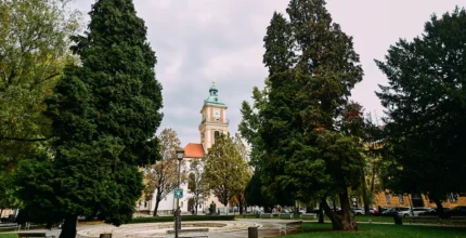 Slomškov trg in stolna cerkev sv. Janeza Krstnika