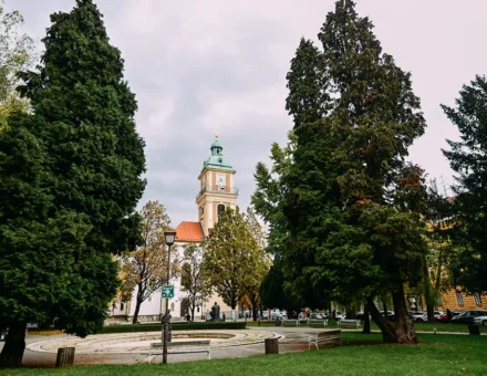 Slomškov trg in stolna cerkev sv. Janeza Krstnika